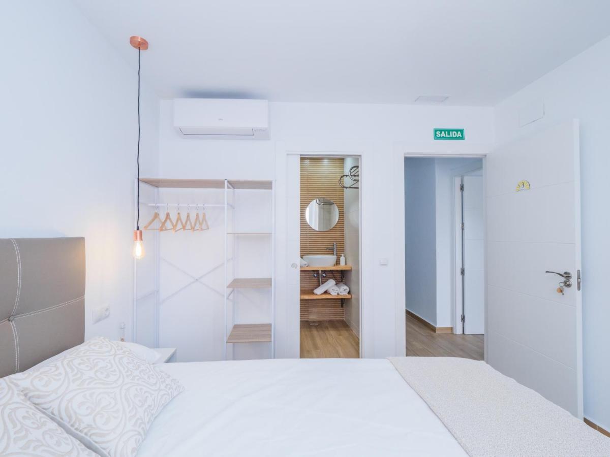 Cubo'S Hostal William'S Sunny 3 With Breakfast ตอร์เร เด เบนากาลบอน ภายนอก รูปภาพ