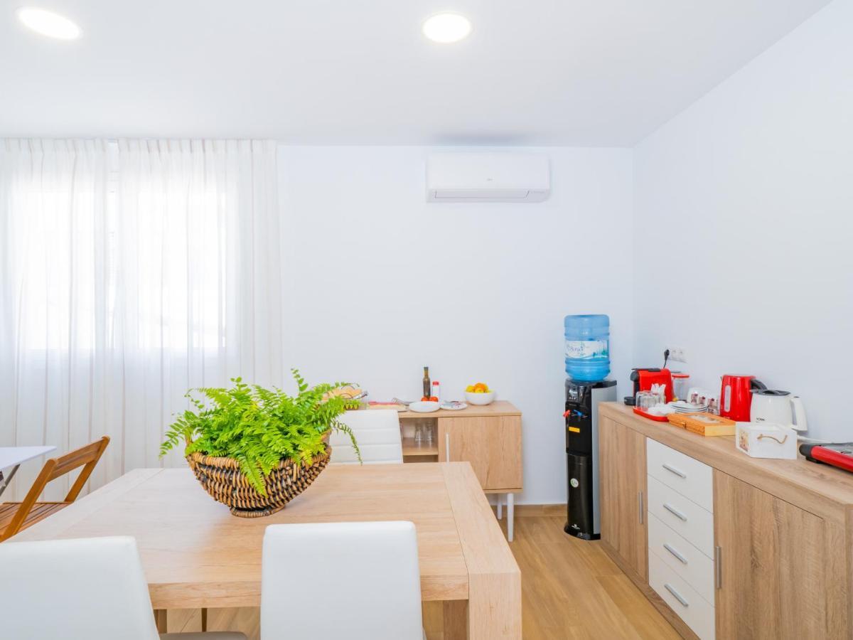 Cubo'S Hostal William'S Sunny 3 With Breakfast ตอร์เร เด เบนากาลบอน ภายนอก รูปภาพ